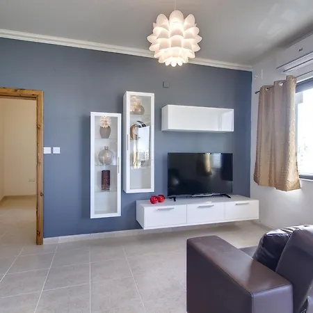 Apartment Modern In Qawra, St Paul's Bay *